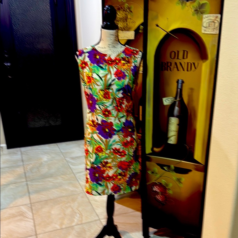 Floral Sleeveless Dress. Beautiful tie in back